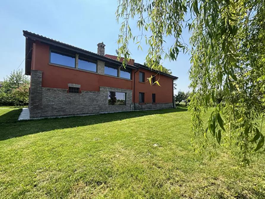 Immagine 5 di Casa bifamiliare in vendita  in Via Frara a Parma