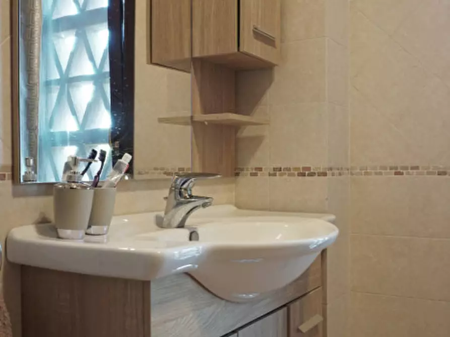 Immagine 38 di Appartamento in vendita  in Via Robuschi, 2 a Colorno