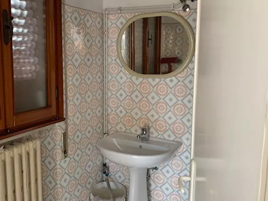 Immagine 3 di Negozio in affitto  a Cervarese Santa Croce