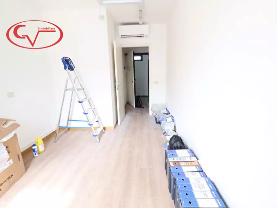 Immagine 8 di Ufficio in vendita  in Via Ammiraglio Burzagli a Montevarchi