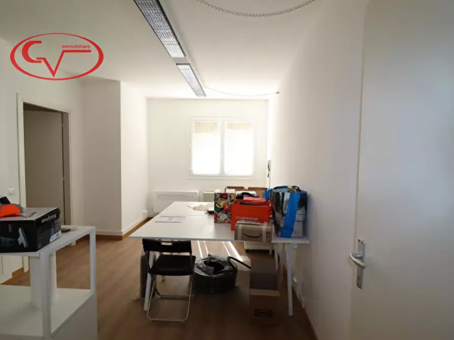 Immagine 12 di Ufficio in vendita  in Via Ammiraglio Burzagli a Montevarchi