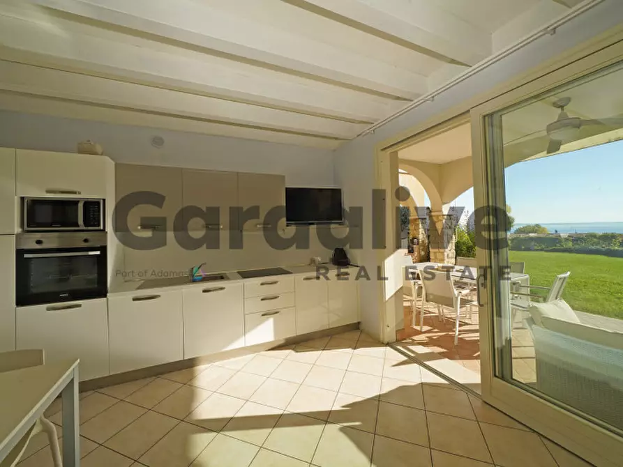 Immagine 11 di Appartamento in vendita  in Via pascoli, 24 a Manerba Del Garda