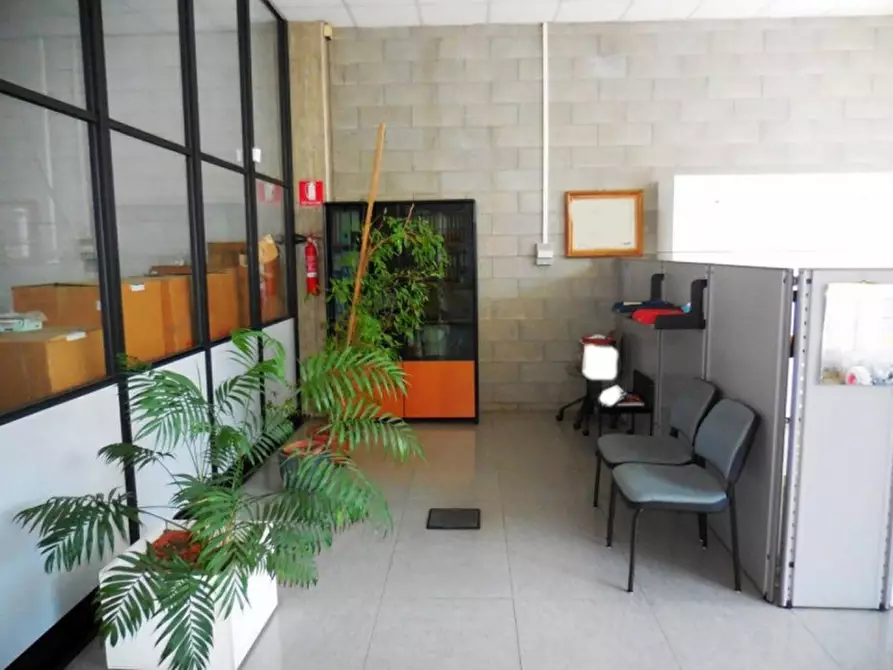 Immagine 1 di Ufficio in vendita  in VIA MUZIO ATTENDOLO SFORZA a Milano