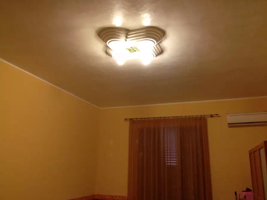 Immagine 12 di Casa indipendente in vendita  a Avola