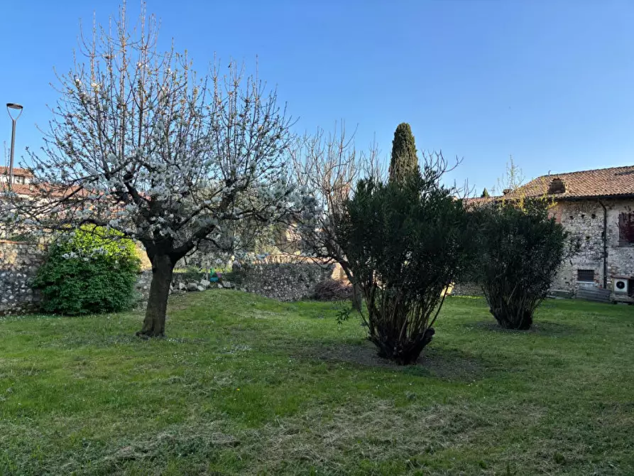 Immagine 10 di Appartamento in vendita  a Padenghe Sul Garda