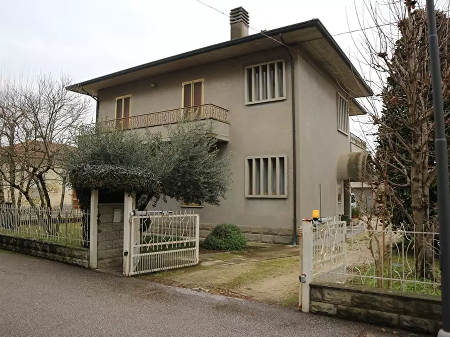 Immagine 1 di Casa bifamiliare in vendita  in Via Arola, N. 4 a Forli'
