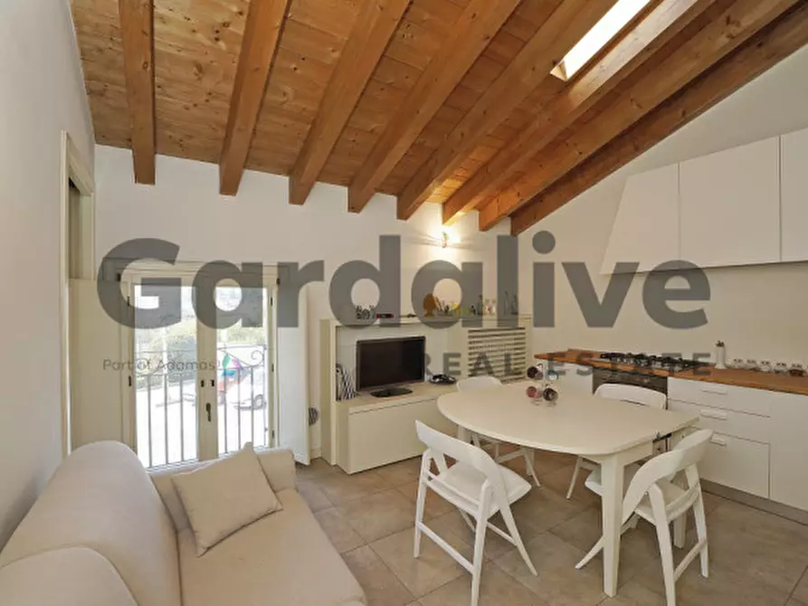 Immagine 1 di Appartamento in vendita  in Via Giuseppe Zanardelli 16 a Polpenazze Del Garda