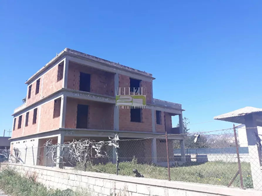 Immagine 2 di Villa in vendita  in Via Sangregorio a Avola