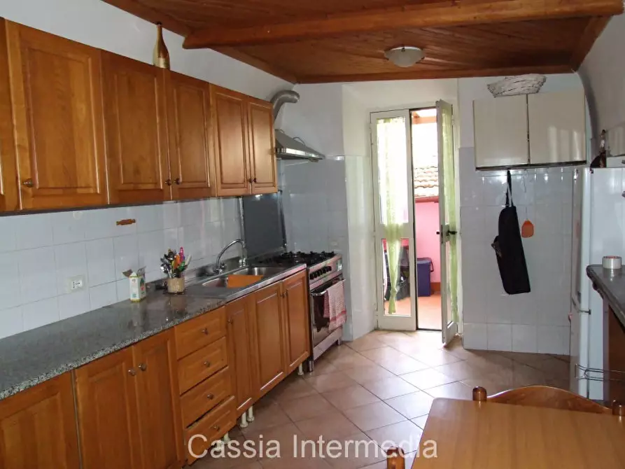 Immagine 8 di Appartamento in affitto  in Via Umberto I a Castel Sant'elia