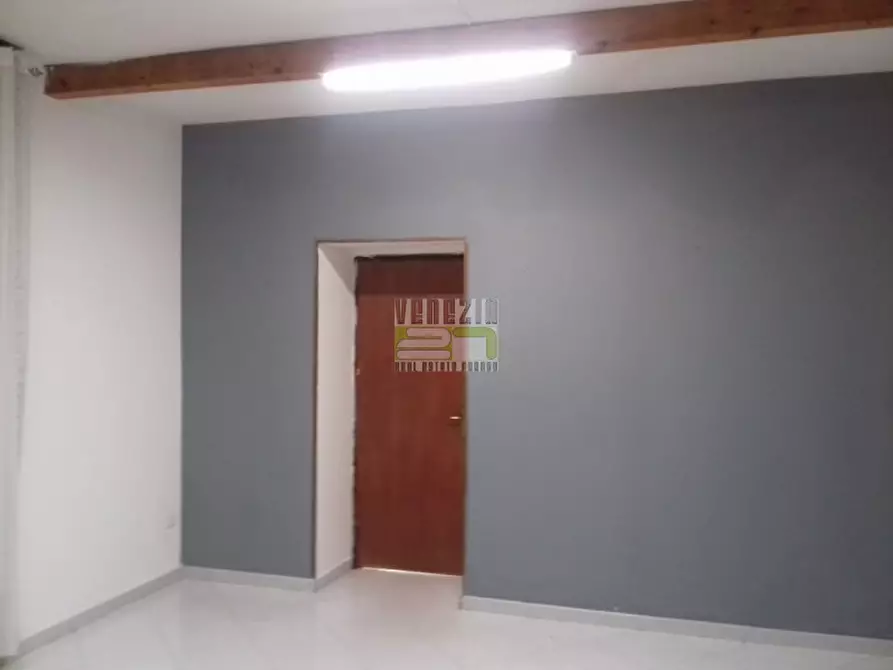 Immagine 10 di Casa indipendente in vendita  a Avola