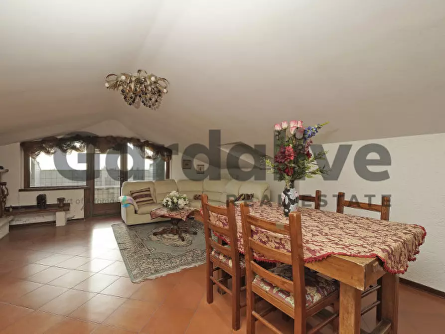 Immagine 3 di Appartamento in vendita  in Via G. Rovetta a Padenghe Sul Garda