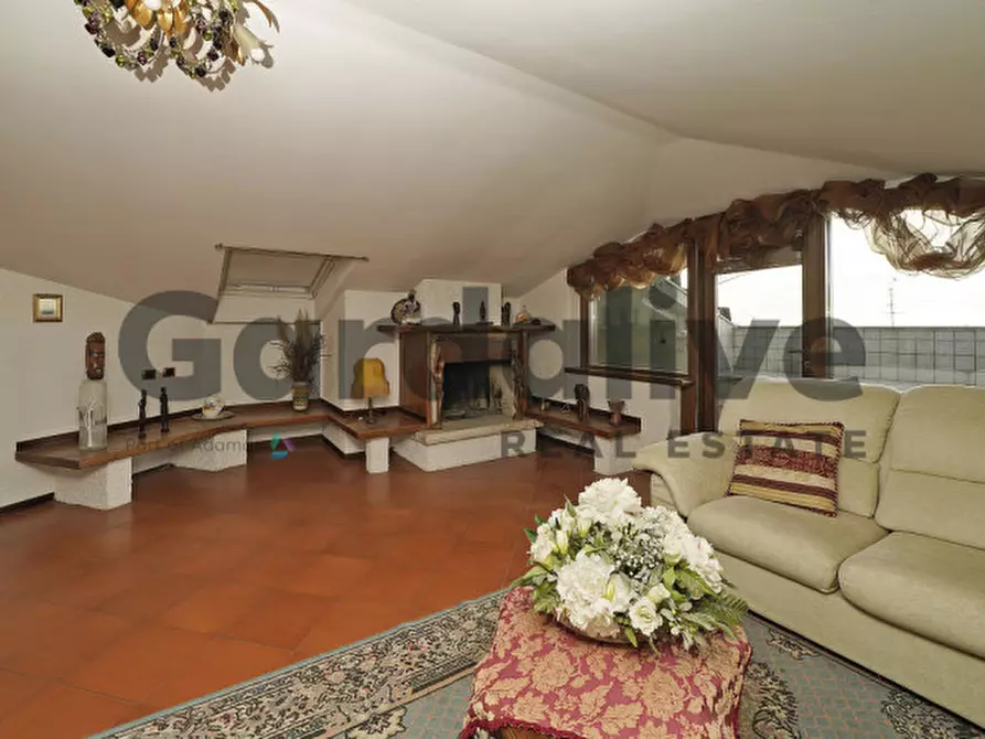 Immagine 4 di Appartamento in vendita  in Via G. Rovetta a Padenghe Sul Garda