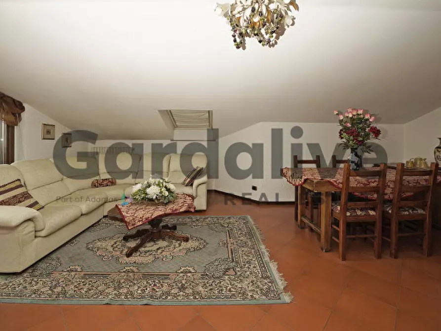 Immagine 5 di Appartamento in vendita  in Via G. Rovetta a Padenghe Sul Garda