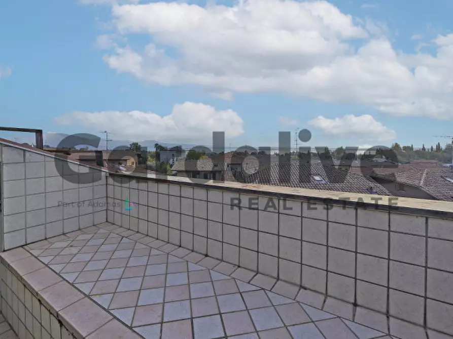 Immagine 6 di Appartamento in vendita  in Via G. Rovetta a Padenghe Sul Garda