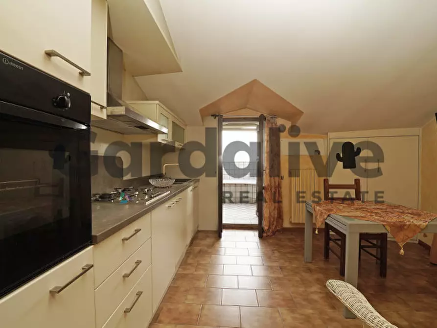 Immagine 13 di Appartamento in vendita  in Via G. Rovetta a Padenghe Sul Garda