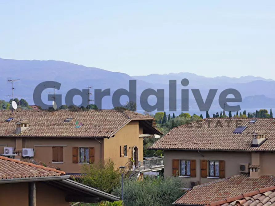 Immagine 16 di Appartamento in vendita  in Via G. Rovetta a Padenghe Sul Garda