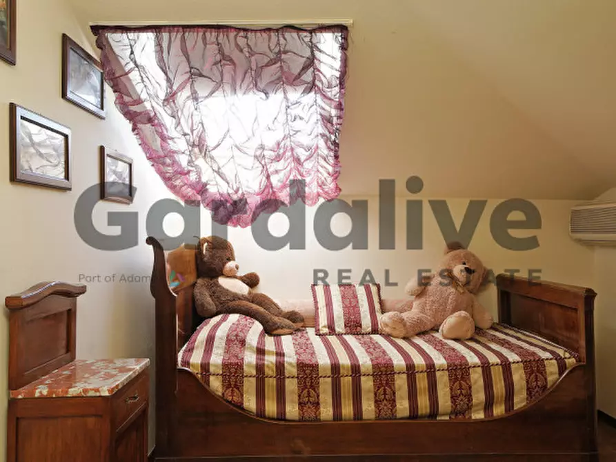 Immagine 18 di Appartamento in vendita  in Via G. Rovetta a Padenghe Sul Garda