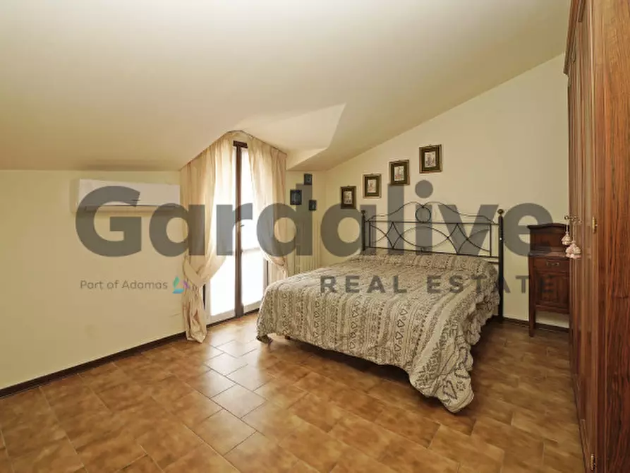 Immagine 19 di Appartamento in vendita  in Via G. Rovetta a Padenghe Sul Garda