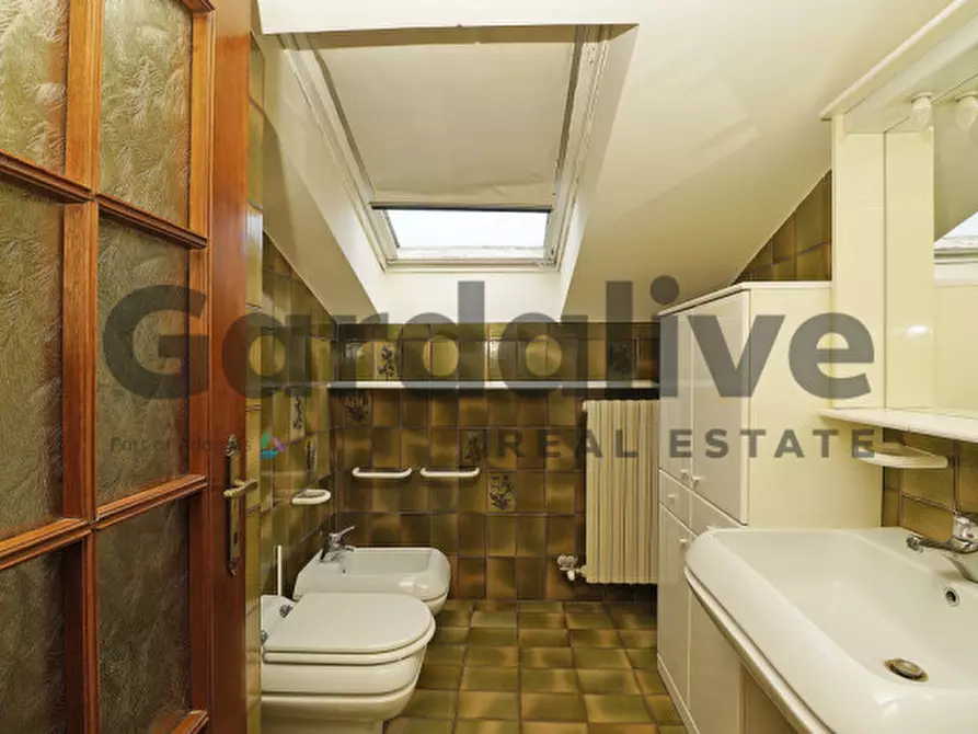 Immagine 21 di Appartamento in vendita  in Via G. Rovetta a Padenghe Sul Garda