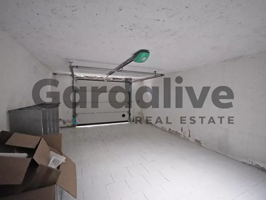 Immagine 31 di Appartamento in vendita  in Via G. Rovetta a Padenghe Sul Garda