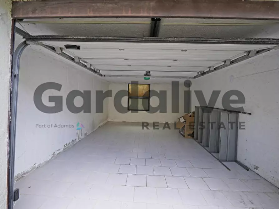 Immagine 32 di Appartamento in vendita  in Via G. Rovetta a Padenghe Sul Garda