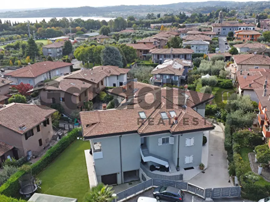 Immagine 36 di Appartamento in vendita  in Via G. Rovetta a Padenghe Sul Garda