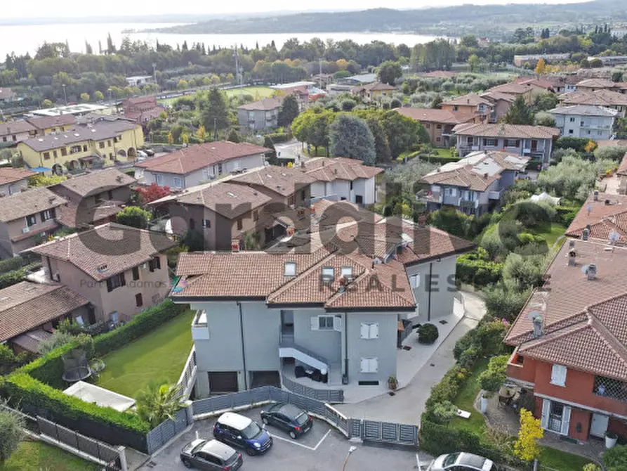 Immagine 38 di Appartamento in vendita  in Via G. Rovetta a Padenghe Sul Garda