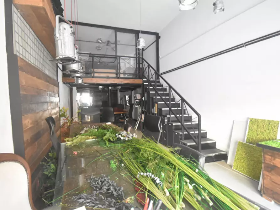 Immagine 6 di Ufficio in vendita  a Quartu Sant'elena