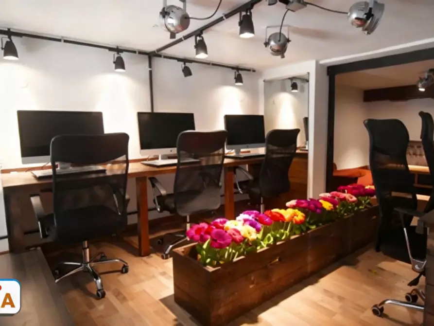 Immagine 7 di Ufficio in vendita  a Quartu Sant'elena