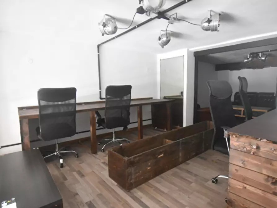 Immagine 8 di Ufficio in vendita  a Quartu Sant'elena