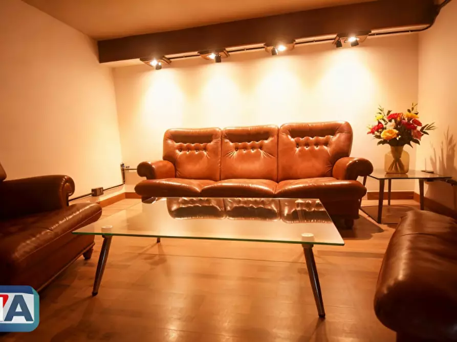 Immagine 11 di Ufficio in vendita  a Quartu Sant'elena