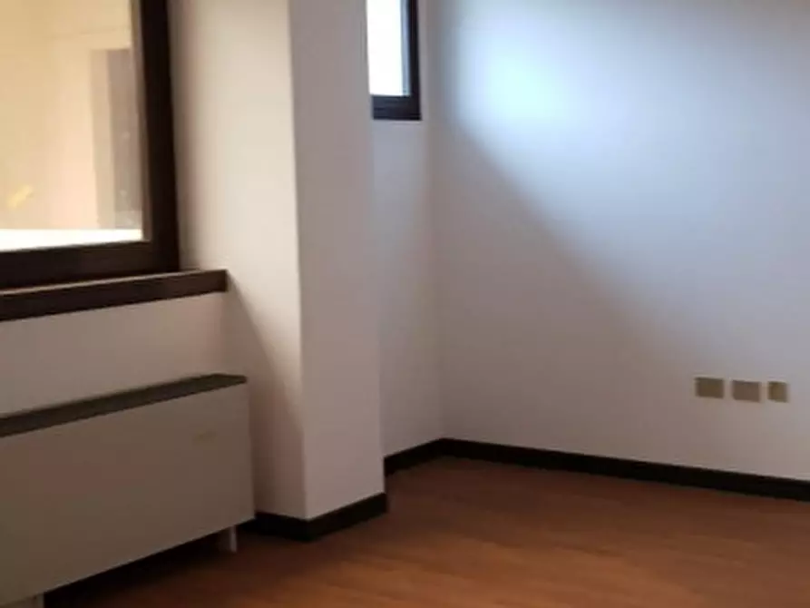 Immagine 7 di Ufficio in vendita  in via btg monte berico a Vicenza