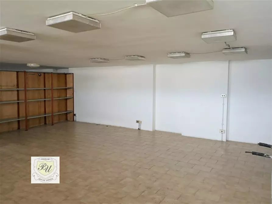 Immagine 7 di Negozio in vendita  a Este