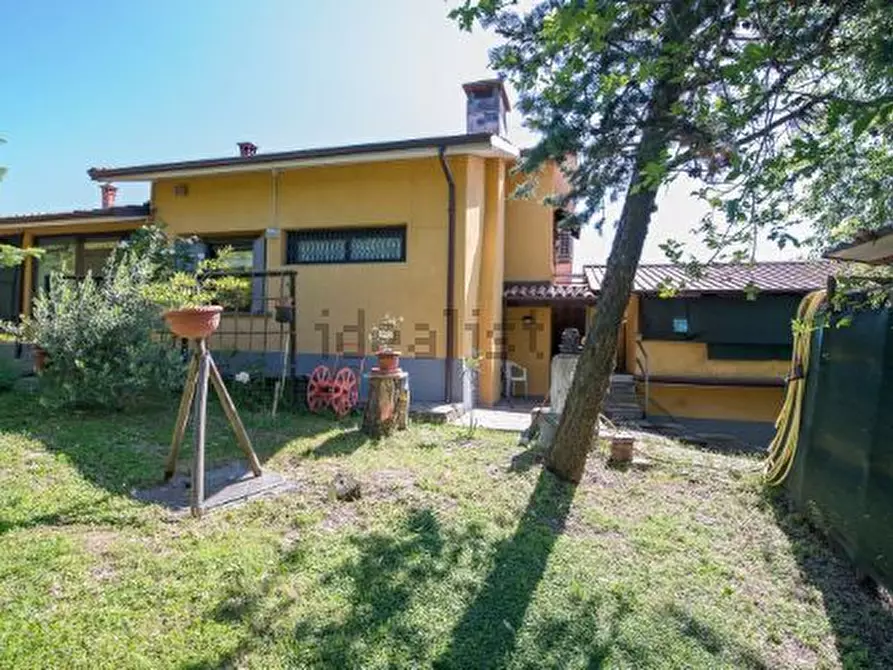 Immagine 3 di Villa in vendita  in Fortunago a Fortunago