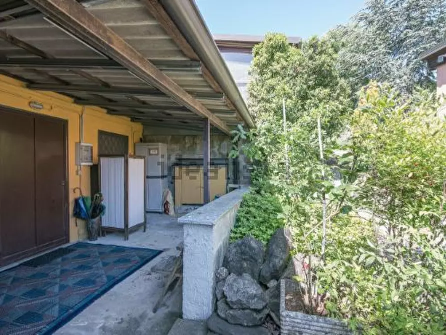Immagine 10 di Villa in vendita  in Fortunago a Fortunago