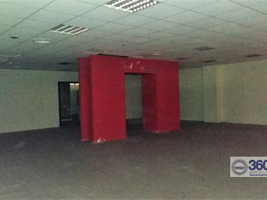 Immagine 14 di Negozio in affitto  in via roma a Corte Franca