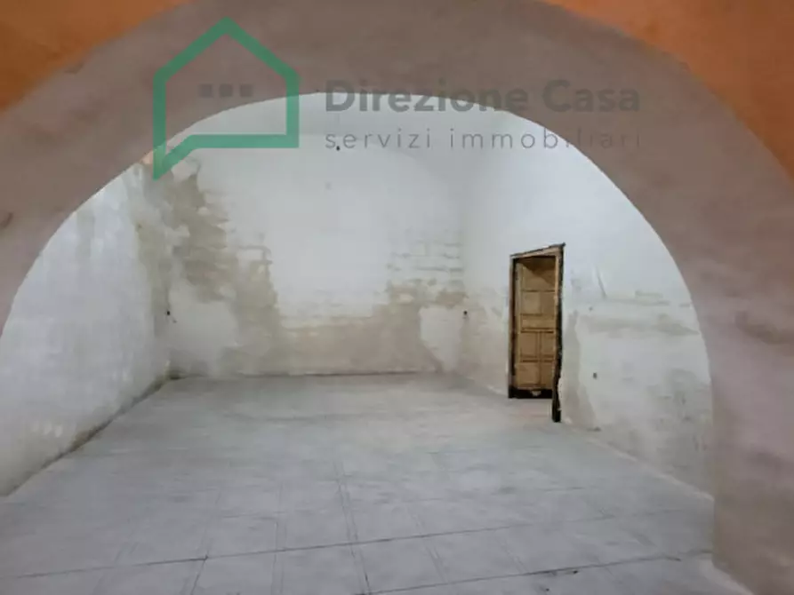 Immagine 13 di Magazzino in vendita  in Via Brindisi 14 a Napoli