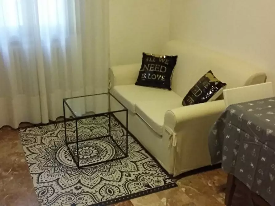 Immagine 3 di Appartamento in affitto  in piazze DELLE ERBE a Padova