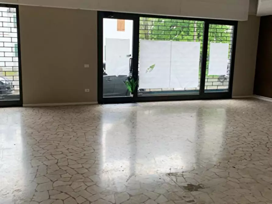 Immagine 1 di Negozio in affitto  a San Giorgio Delle Pertiche
