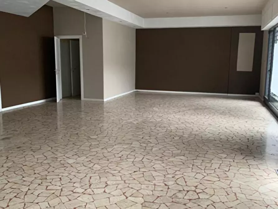 Immagine 5 di Negozio in affitto  a San Giorgio Delle Pertiche