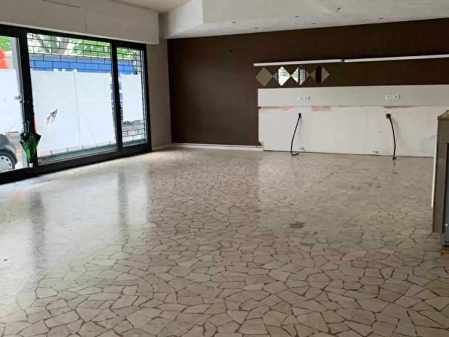 Immagine 11 di Negozio in affitto  a San Giorgio Delle Pertiche