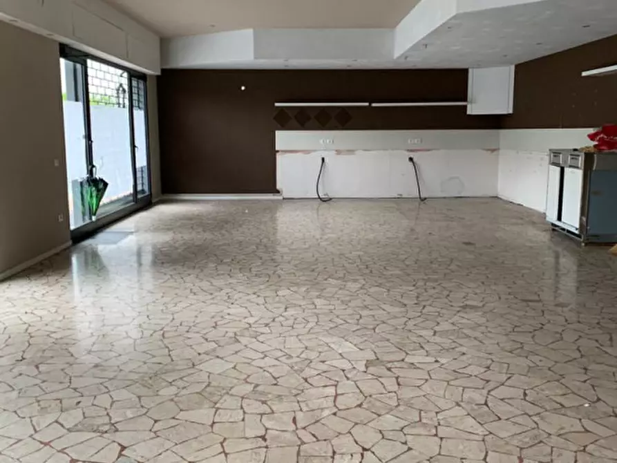 Immagine 12 di Negozio in affitto  a San Giorgio Delle Pertiche