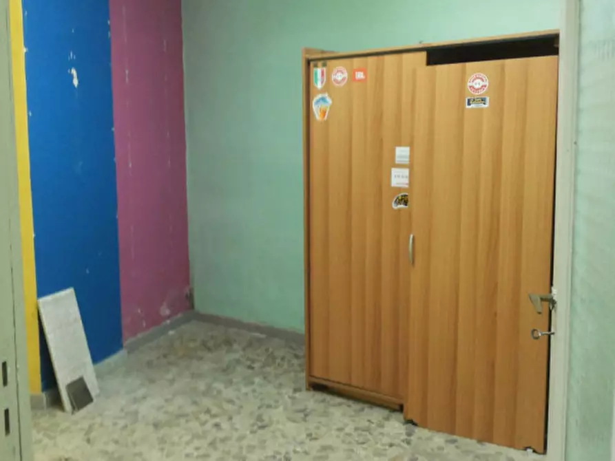 Immagine 2 di Negozio in affitto  in Vico Nocelle 45 a Napoli