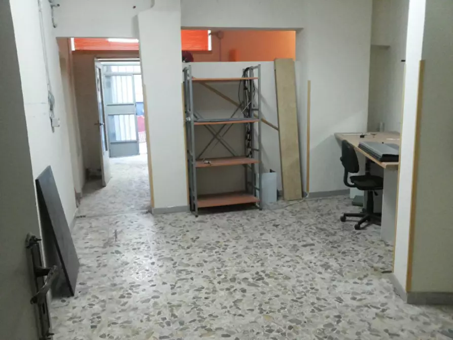 Immagine 3 di Negozio in affitto  in Vico Nocelle 45 a Napoli