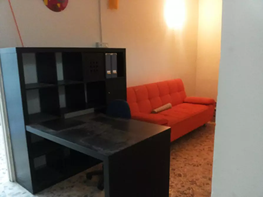 Immagine 6 di Negozio in affitto  in Vico Nocelle 45 a Napoli