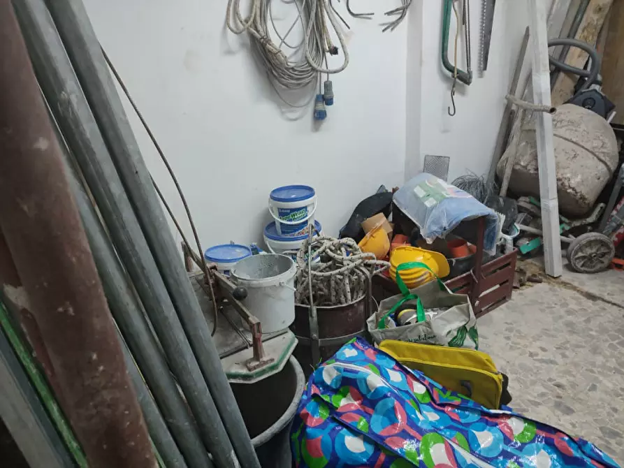 Immagine 14 di Negozio in affitto  in Vico Nocelle 45 a Napoli