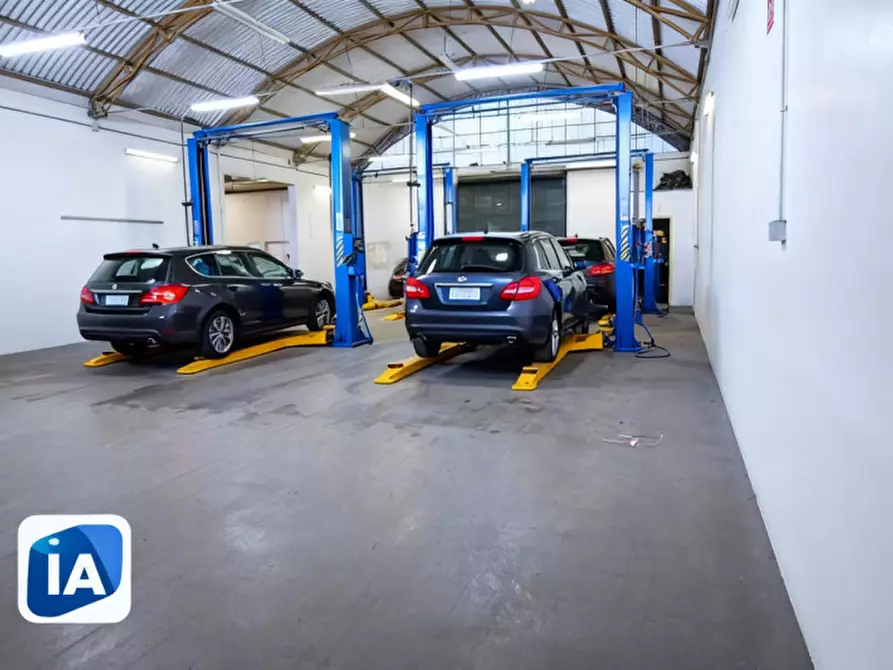 Immagine 1 di Capannone industriale in vendita  a Quartu Sant'elena