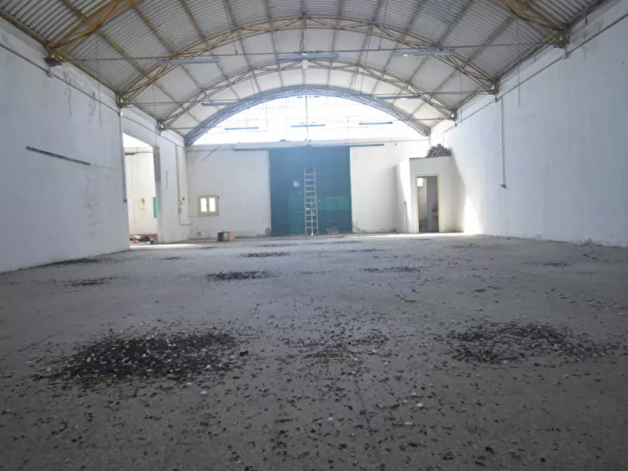 Immagine 4 di Capannone industriale in vendita  a Quartu Sant'elena