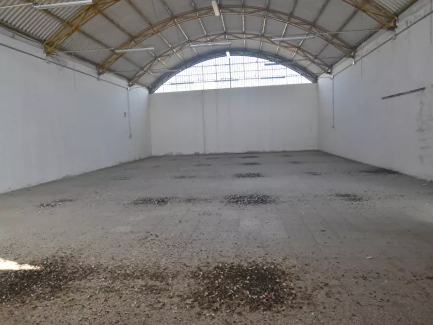 Immagine 10 di Capannone industriale in vendita  a Quartu Sant'elena