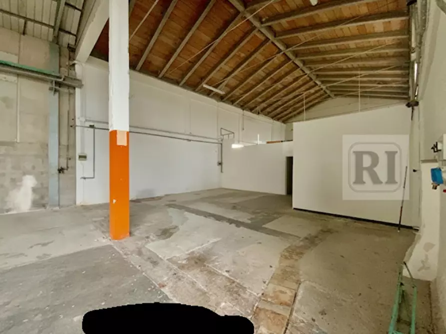 Immagine 4 di Capannone industriale in vendita  a Rubano